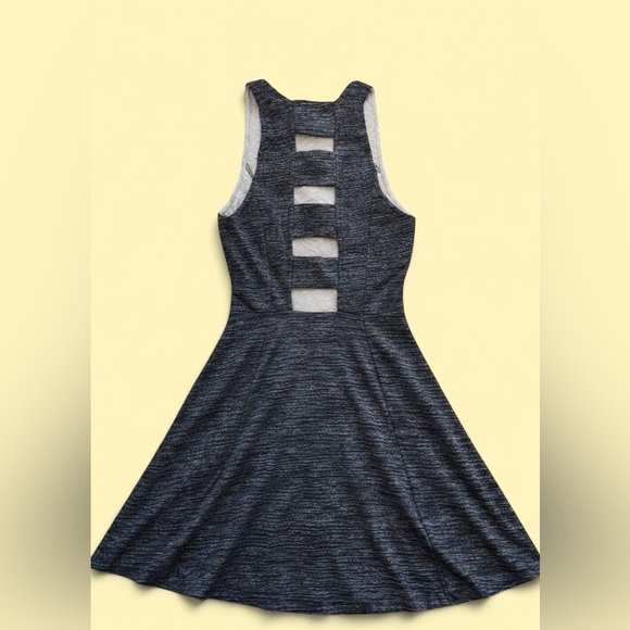Abercrombie & Fitch Gray Textured Skater Dress Cutout Back Size Small - Picture 2 of 4